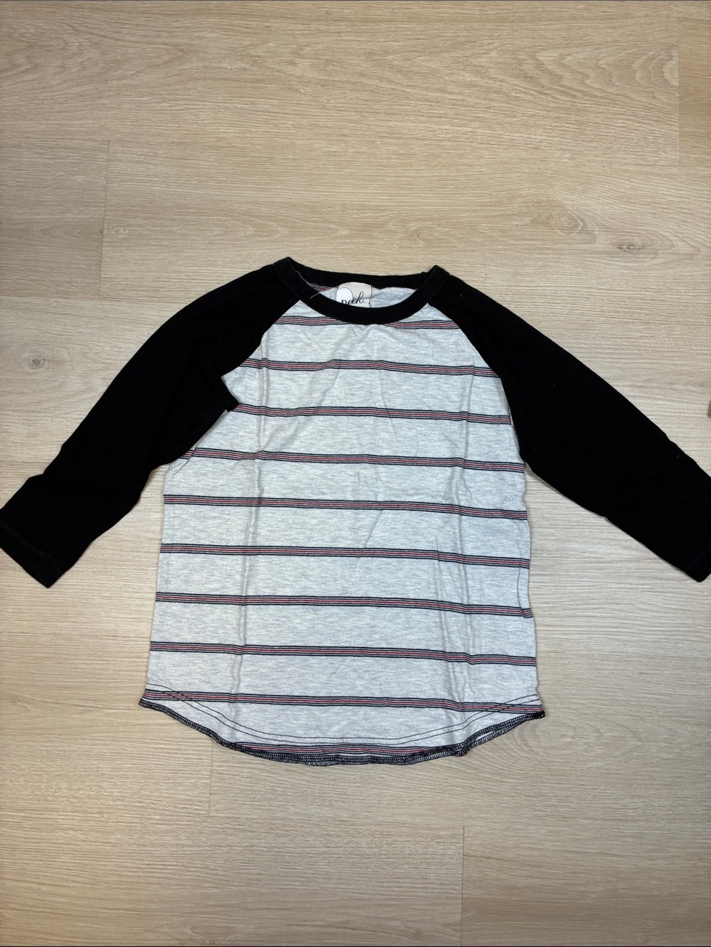 PEEK Boy’s 10 Raglan Stripe Tee - Black Gray